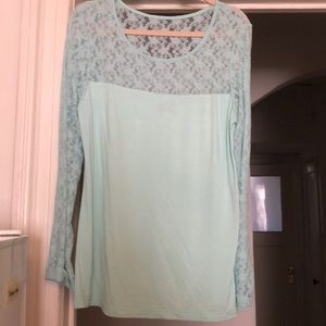 Women’s long sleeve dressy top size L